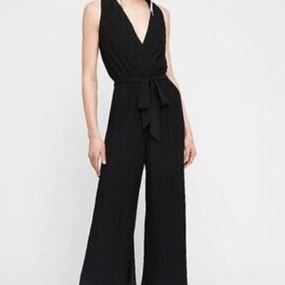 XS Express Black Pleated Wrap Front Cropped Jumpsuit nursing friendly - Picture 1 of 6